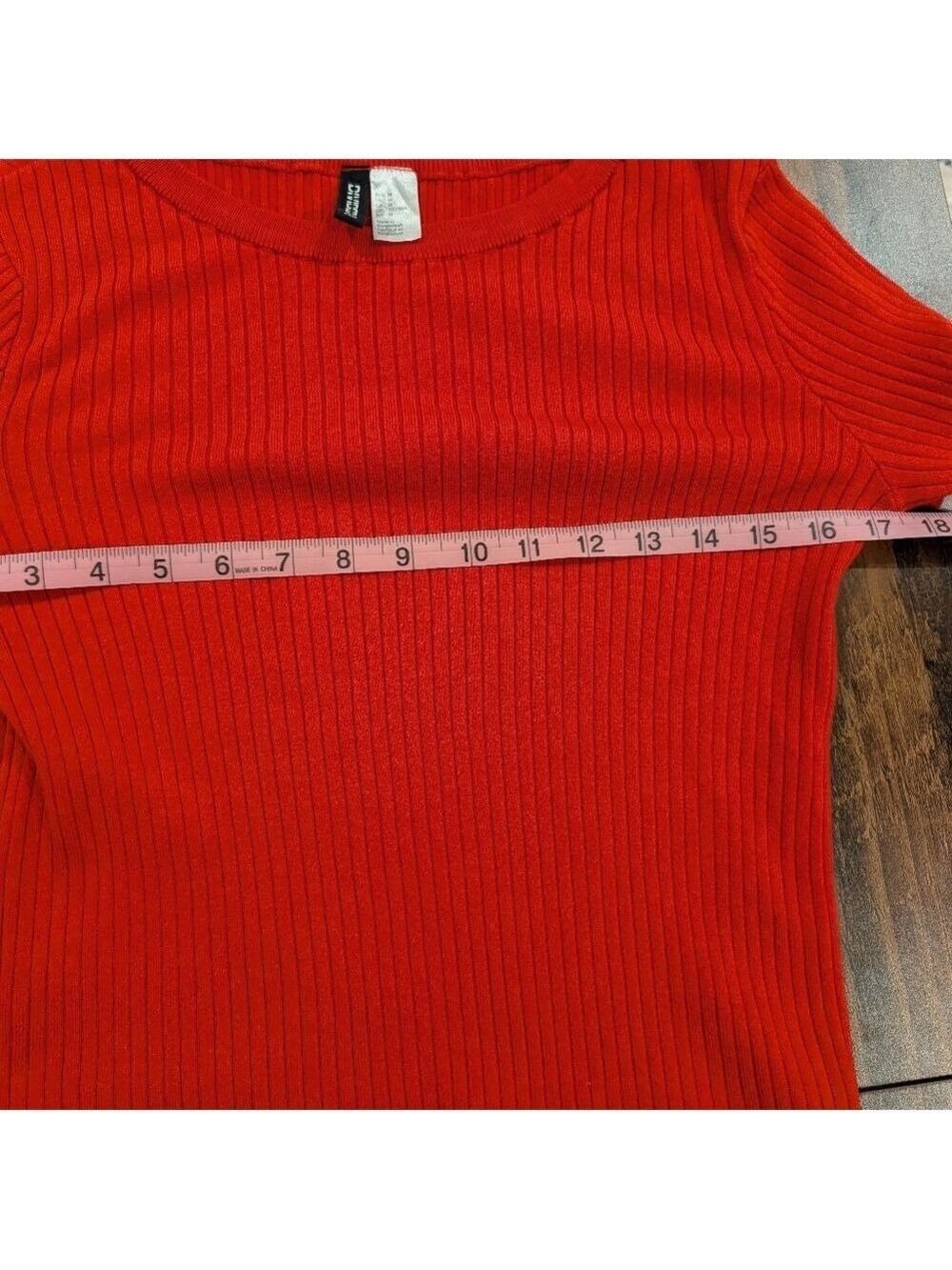 Divided By H&M Red Ribbed Sweater Size Medium. - Picture 4 of 6